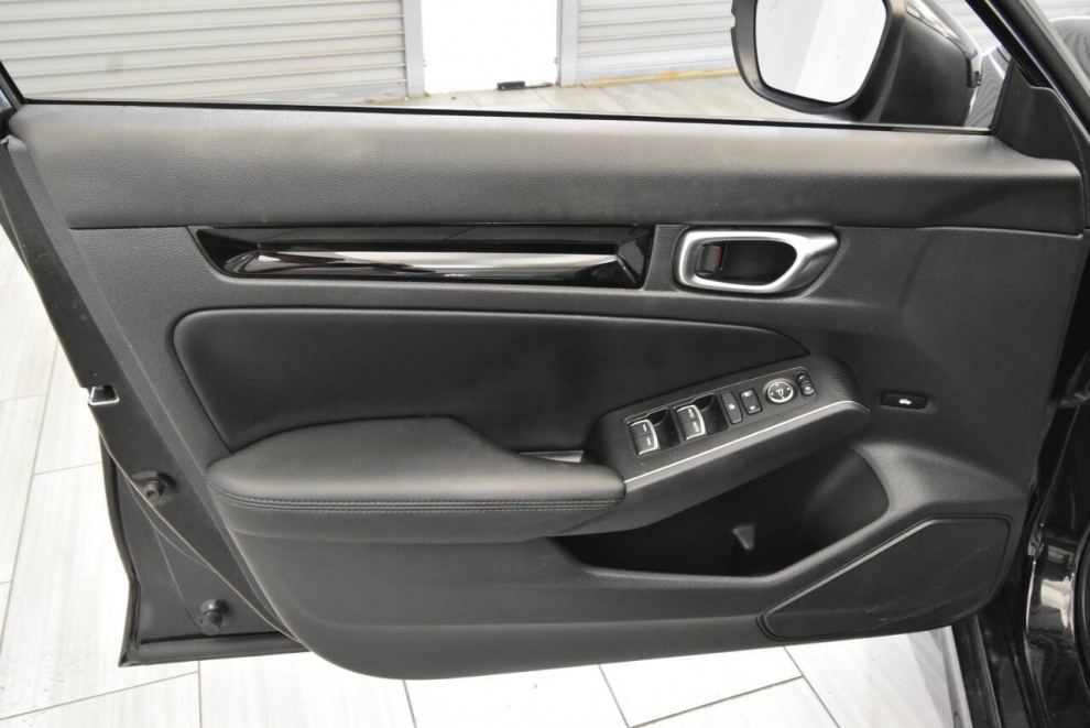 2022 Honda Civic Touring 4dr Sedan, Black, Mileage: 63,732 - photo 11