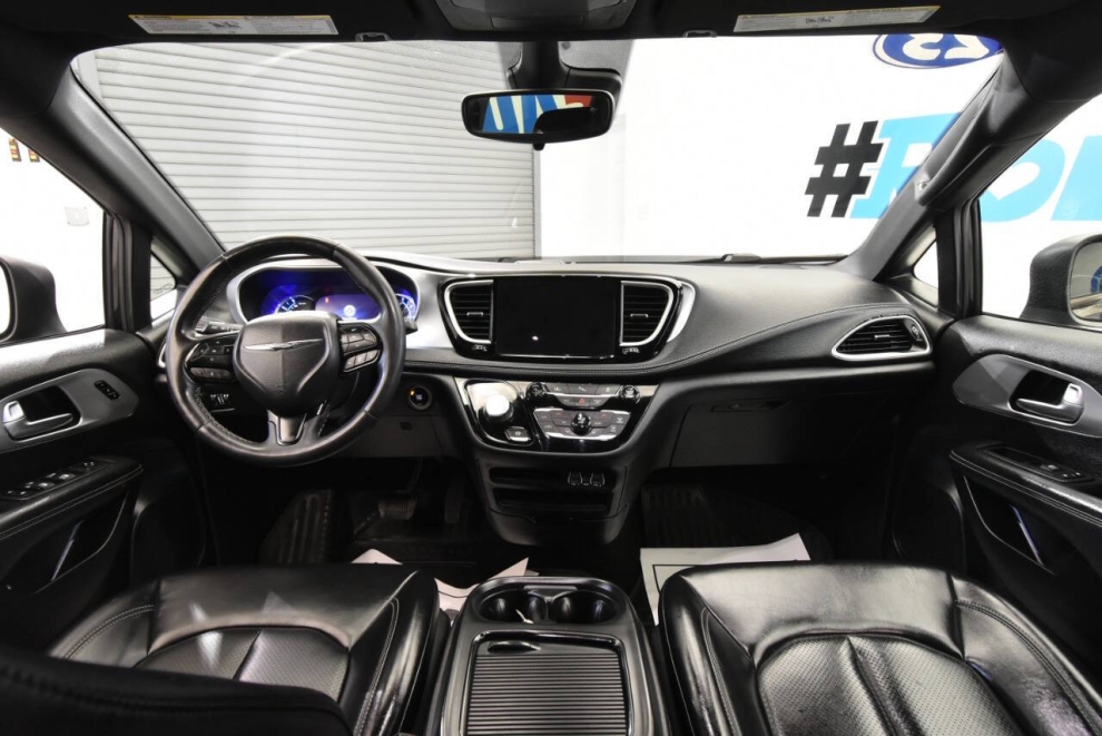 2023 Chrysler Pacifica Plug-In Hybrid Touring L 4dr Mini Van, , Mileage: 75,812 - photo 16