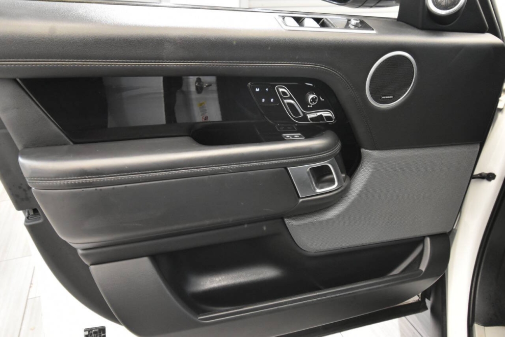 2020 Land Rover Range Rover HSE AWD 4dr SUV, Blanco, Mileage: 71,730 - photo 11
