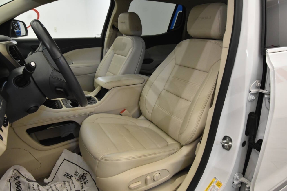 2022 GMC Acadia Denali 4x4 4dr SUV, Blanco, Mileage: 97,616 - photo 10