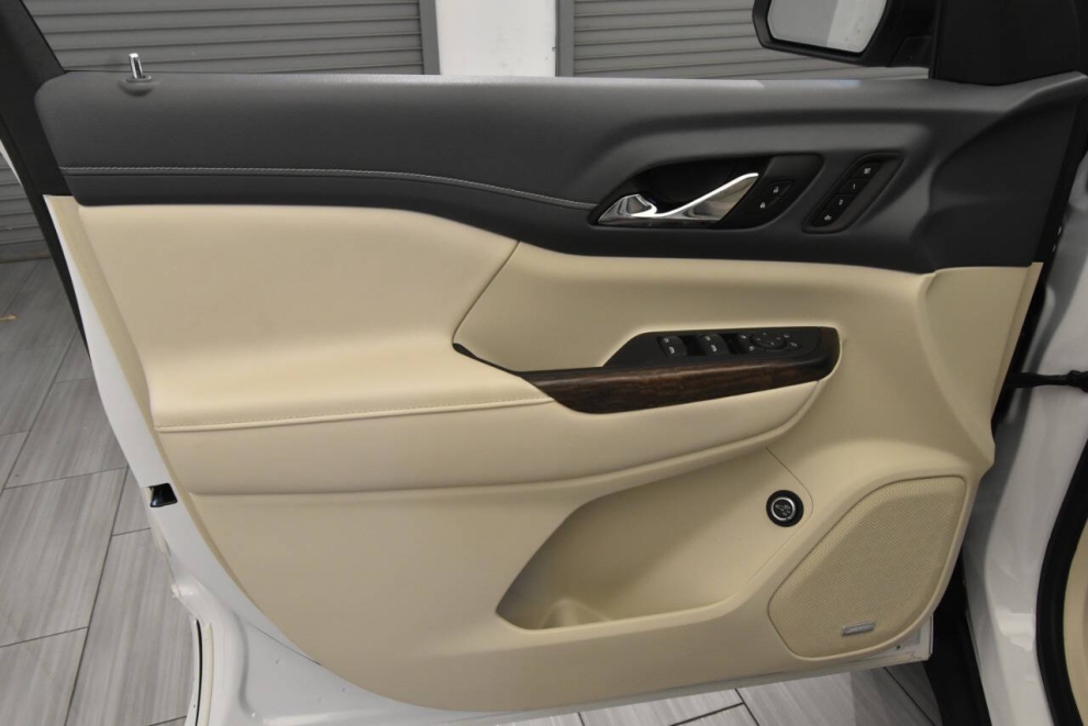 2022 GMC Acadia Denali 4x4 4dr SUV, Blanco, Mileage: 97,616 - photo 12