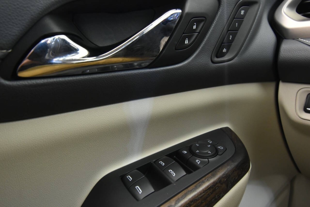 2022 GMC Acadia Denali 4x4 4dr SUV, Blanco, Mileage: 97,616 - photo 29