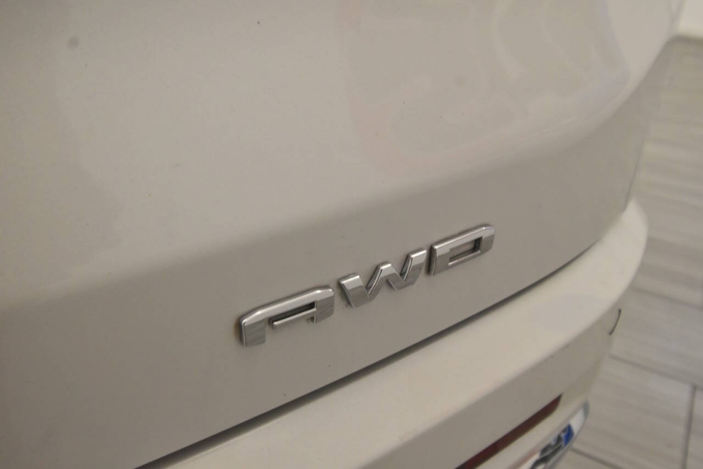 2022 GMC Acadia Denali 4x4 4dr SUV, Blanco, Mileage: 97,616 - photo 31