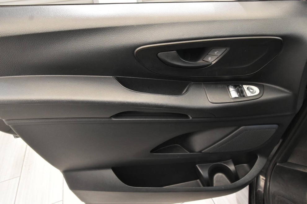 2018 Mercedes-Benz Metris Passenger 4dr Mini Van, Negro, Mileage: 79,460 - photo 12