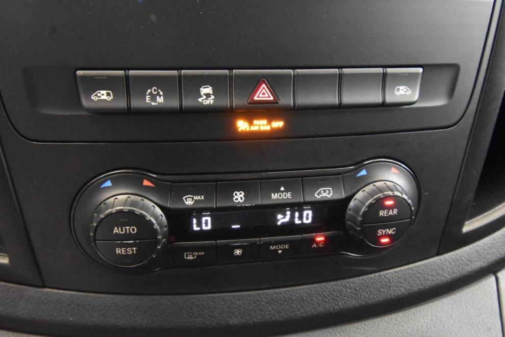 2018 Mercedes-Benz Metris Passenger 4dr Mini Van, Negro, Mileage: 79,460 - photo 18