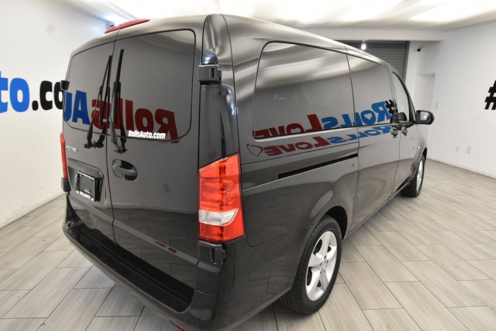 2018 Mercedes-Benz Metris Passenger 4dr Mini Van, Negro, Mileage: 79,460 - photo 4