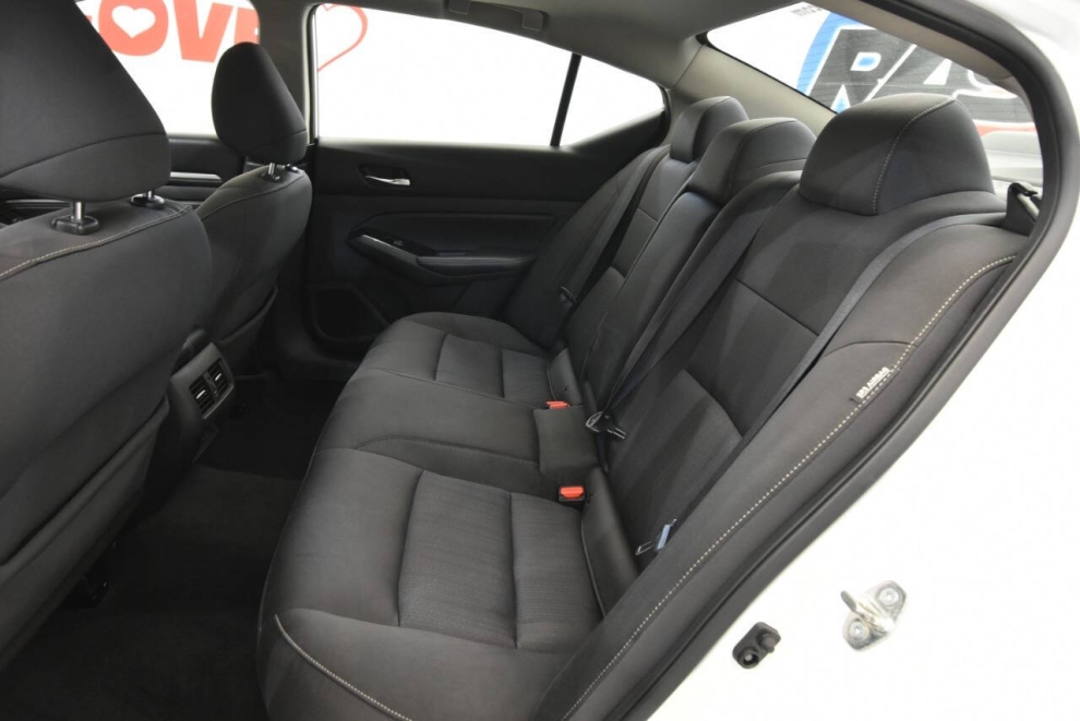 2020 Nissan Altima 2.5 SV AWD 4dr Sedan, White, Mileage: 66,203 - photo 13