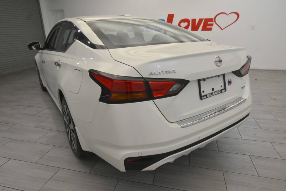 2020 Nissan Altima 2.5 SV AWD 4dr Sedan, White, Mileage: 66,203 - photo 2