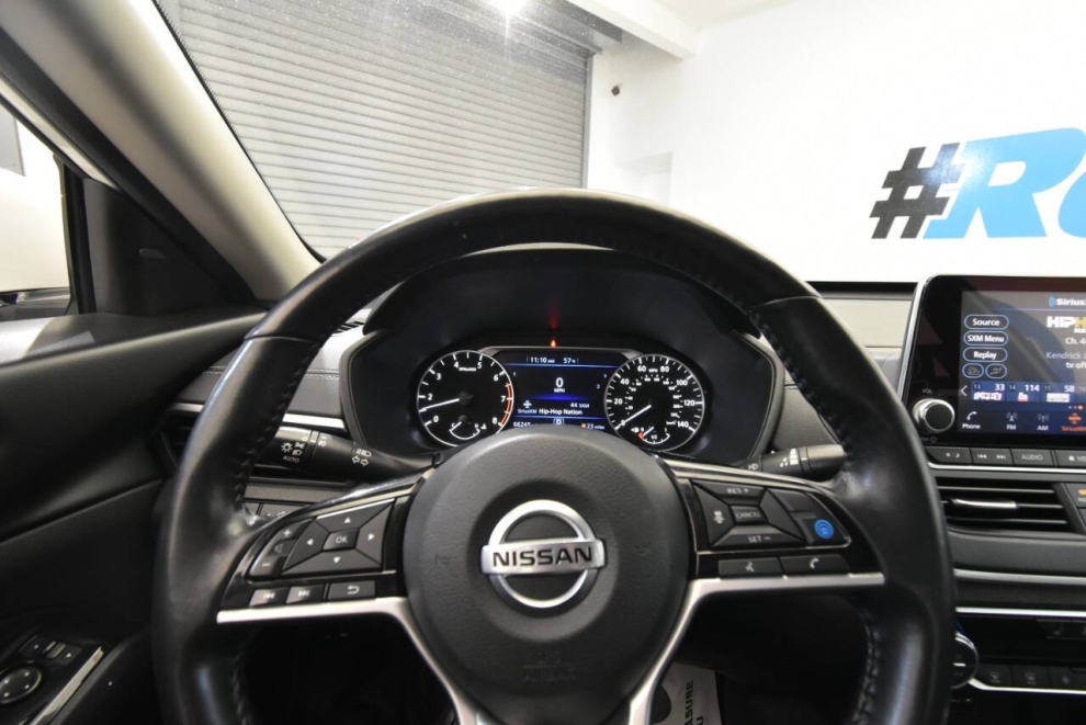 2020 Nissan Altima 2.5 SV AWD 4dr Sedan, White, Mileage: 66,203 - photo 24