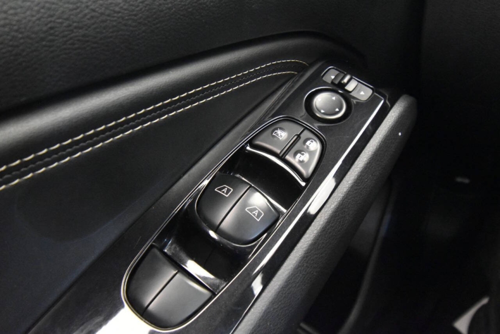 2020 Nissan Altima 2.5 SV AWD 4dr Sedan, White, Mileage: 66,203 - photo 29