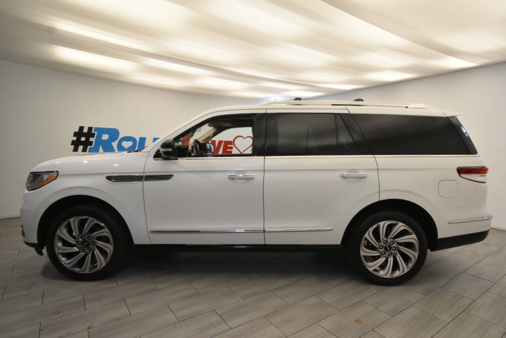 2022 Lincoln Navigator Reserve 4x4 4dr SUV, Blanco, Mileage: 34,977 - photo 1