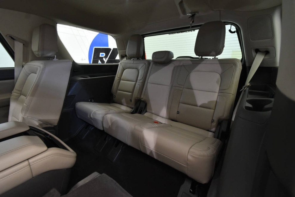2022 Lincoln Navigator Reserve 4x4 4dr SUV, Blanco, Mileage: 34,977 - photo 15