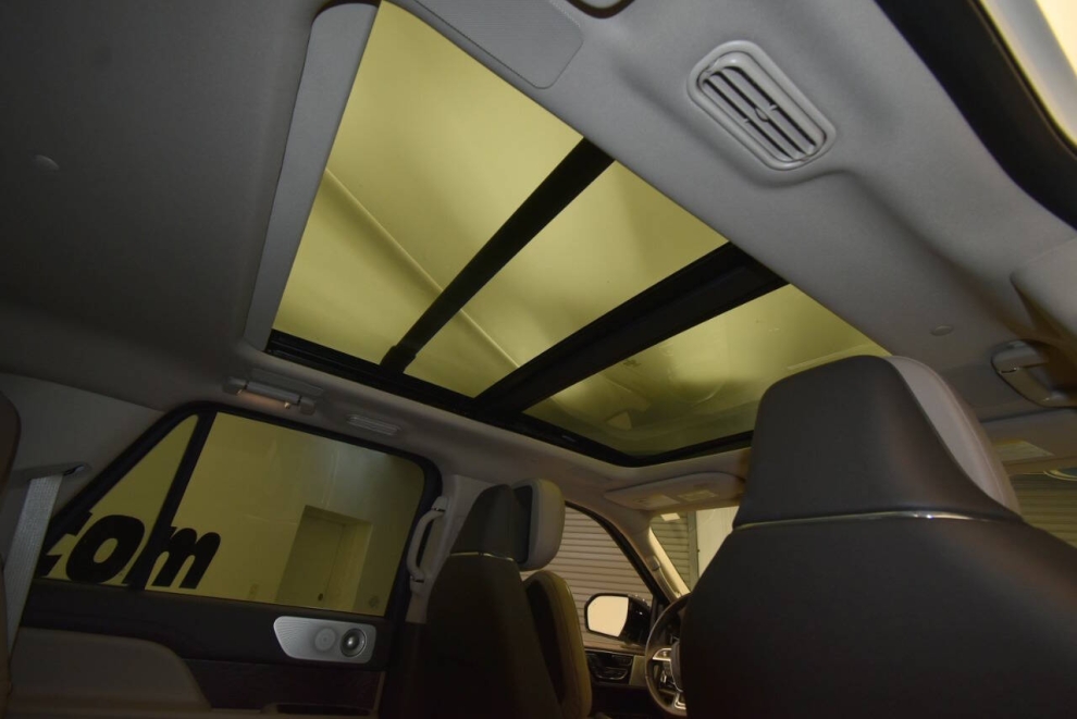 2022 Lincoln Navigator Reserve 4x4 4dr SUV, Blanco, Mileage: 34,977 - photo 19