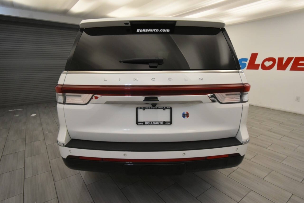 2022 Lincoln Navigator Reserve 4x4 4dr SUV, Blanco, Mileage: 34,977 - photo 3