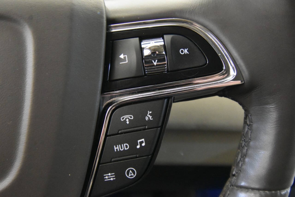 2022 Lincoln Navigator Reserve 4x4 4dr SUV, Blanco, Mileage: 34,977 - photo 31