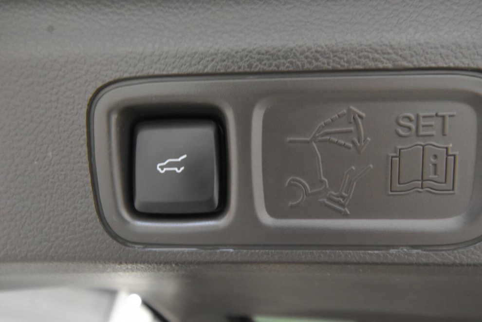 2022 Lincoln Navigator Reserve 4x4 4dr SUV, Blanco, Mileage: 34,977 - photo 38