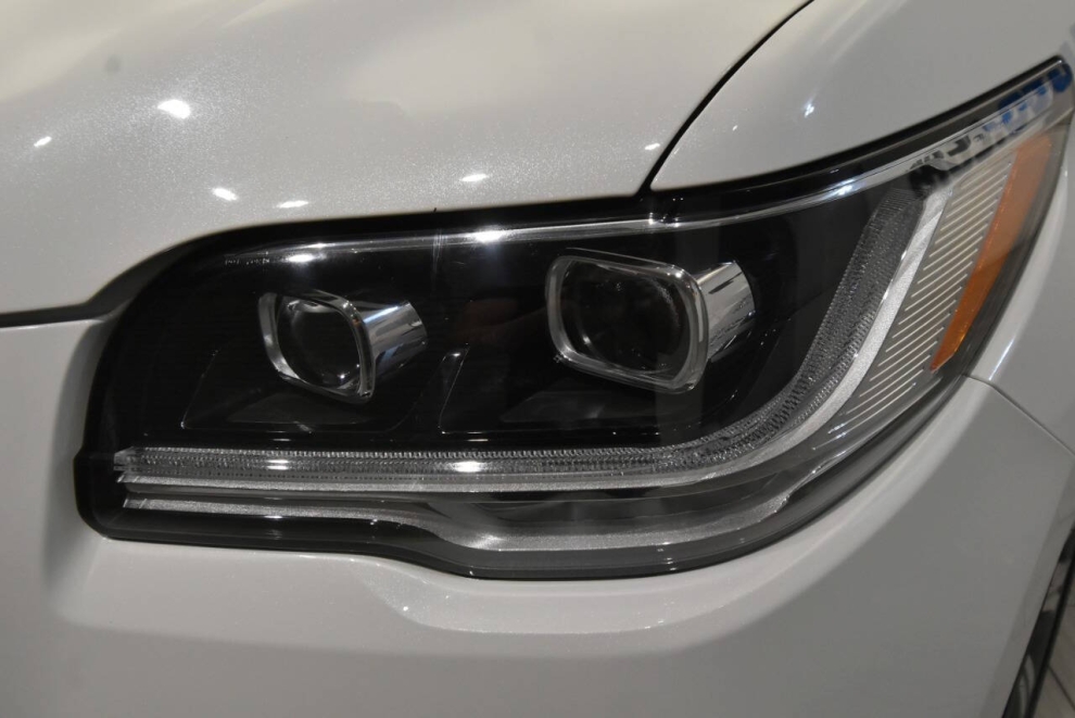 2022 Lincoln Navigator Reserve 4x4 4dr SUV, Blanco, Mileage: 34,977 - photo 8