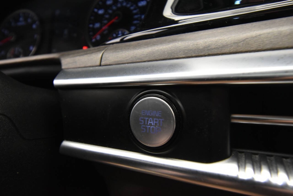 2022 Kia K5 EX 4dr Sedan, Silver, Mileage: 79,805 - photo 19