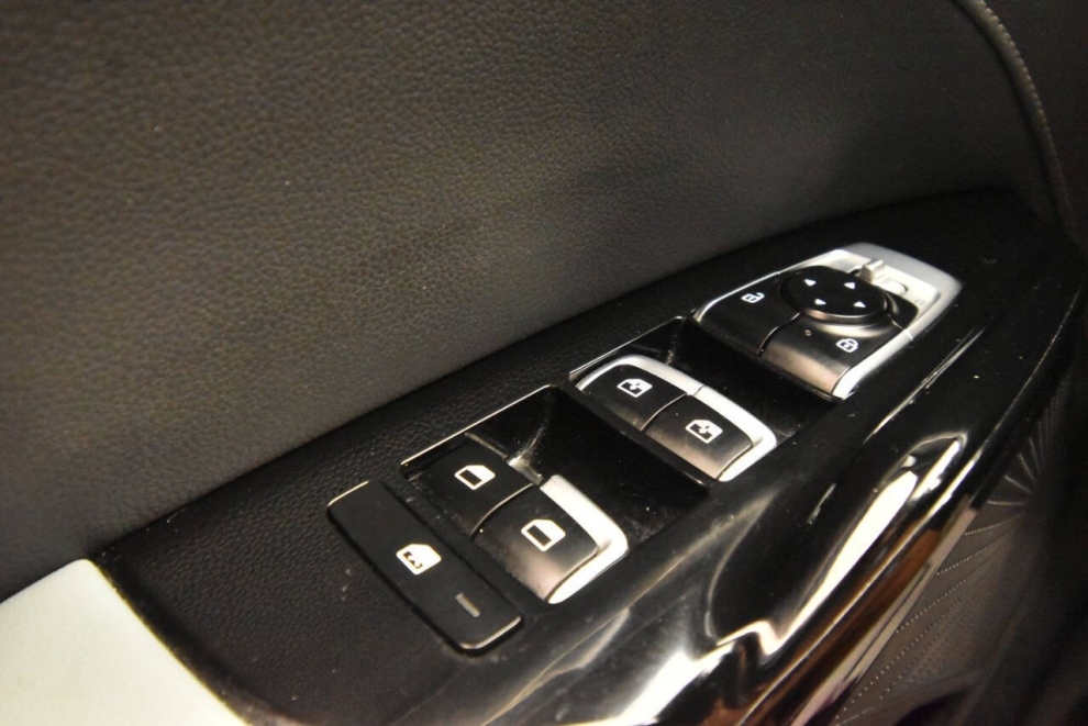 2022 Kia K5 EX 4dr Sedan, Silver, Mileage: 79,805 - photo 29