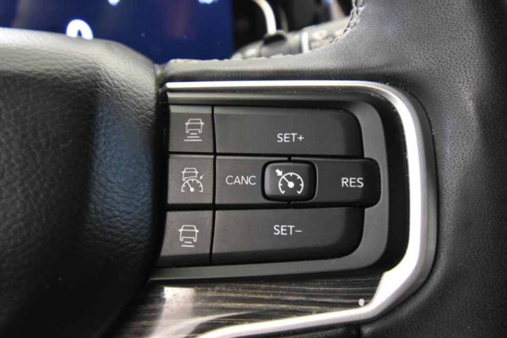 2022 Jeep Wagoneer Series II 4x4 4dr SUV, Gray, Mileage: 58,717 - photo 26