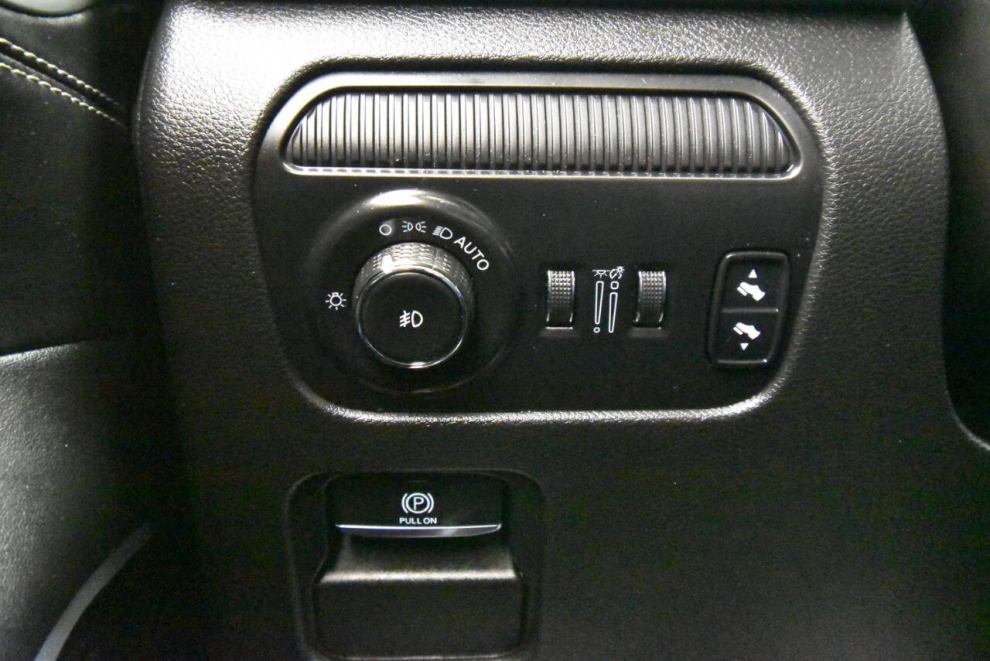 2022 Jeep Wagoneer Series II 4x4 4dr SUV, Gray, Mileage: 58,717 - photo 28