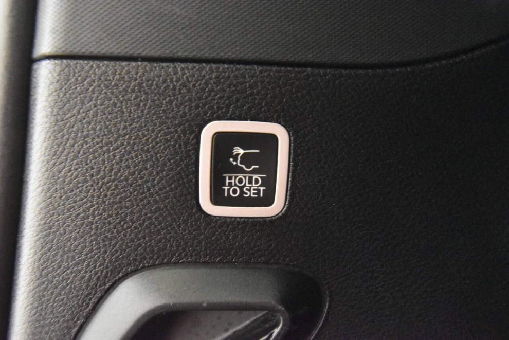 2022 Jeep Wagoneer Series II 4x4 4dr SUV, Gray, Mileage: 58,717 - photo 32