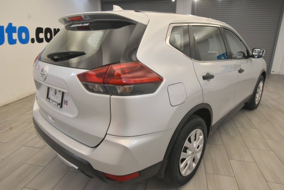 2020 Nissan Rogue SV 4dr Crossover, , Mileage: 76,329 - photo 4
