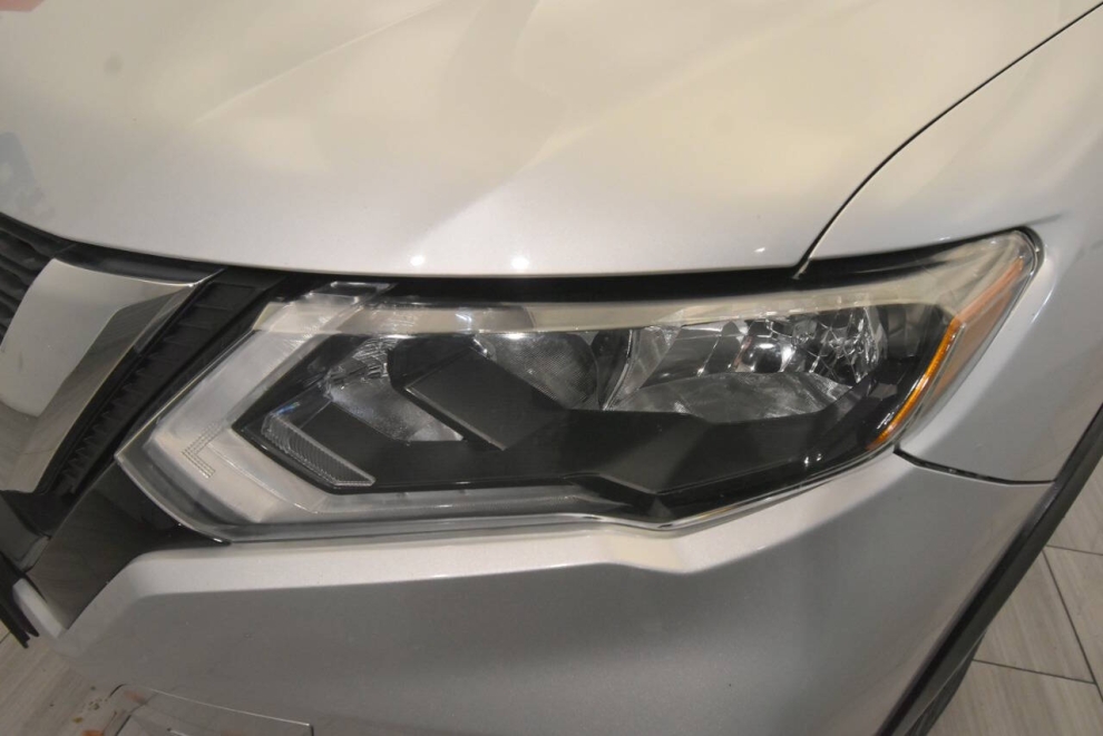 2020 Nissan Rogue SV 4dr Crossover, , Mileage: 76,329 - photo 7