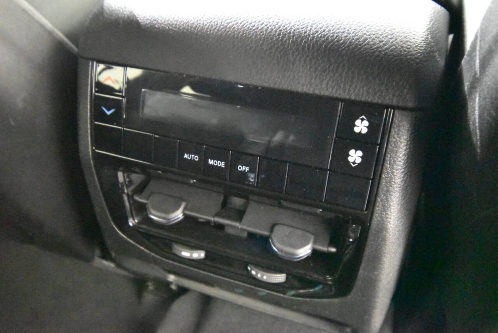 2024 Jeep Grand Cherokee L Altitude 4x4 4dr SUV, , Mileage: 45,669 - photo 17