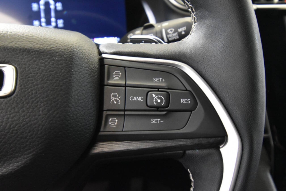 2024 Jeep Grand Cherokee L Altitude 4x4 4dr SUV, , Mileage: 45,669 - photo 27