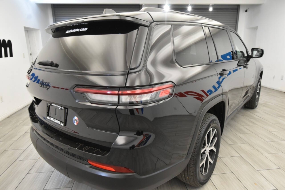 2024 Jeep Grand Cherokee L Altitude 4x4 4dr SUV, , Mileage: 45,669 - photo 4