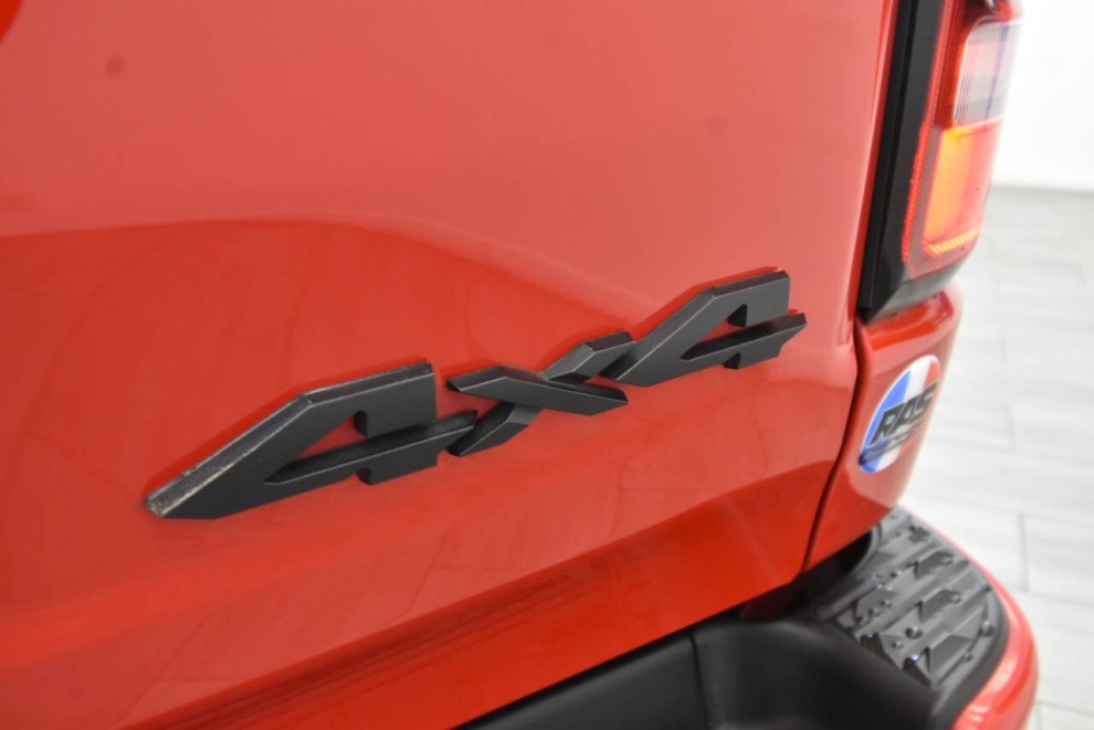 2021 RAM 1500 Laramie 4x4 4dr Crew Cab 5.6 ft. SB Pickup, Red, Mileage: 61,328 - photo 35