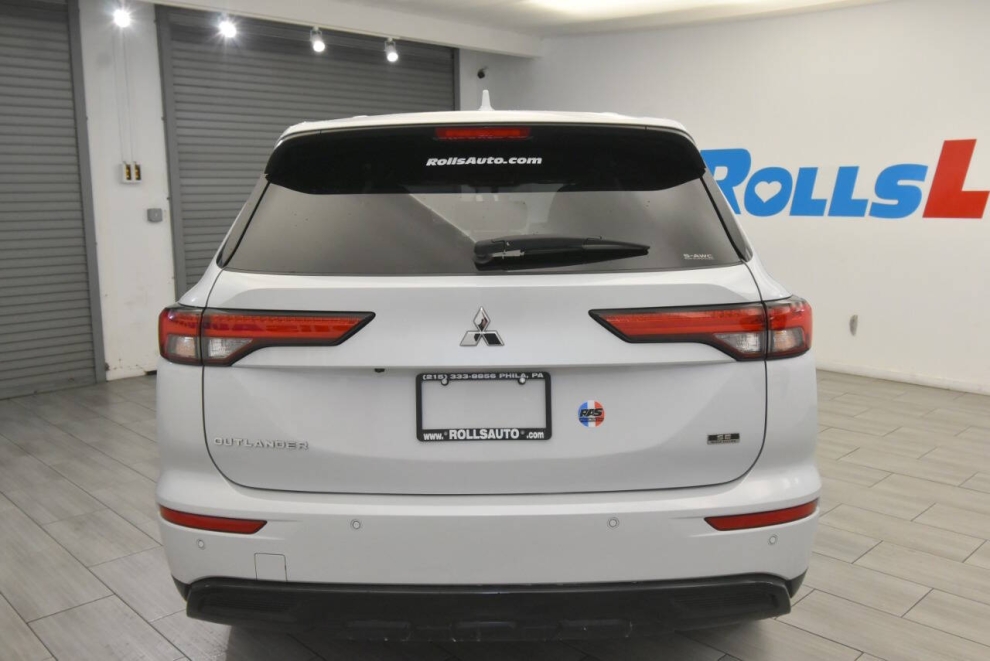 2024 Mitsubishi Outlander SE AWD 4dr SUV, , Mileage: 63,350 - photo 3