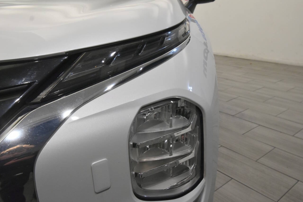 2024 Mitsubishi Outlander SE AWD 4dr SUV, , Mileage: 63,350 - photo 8