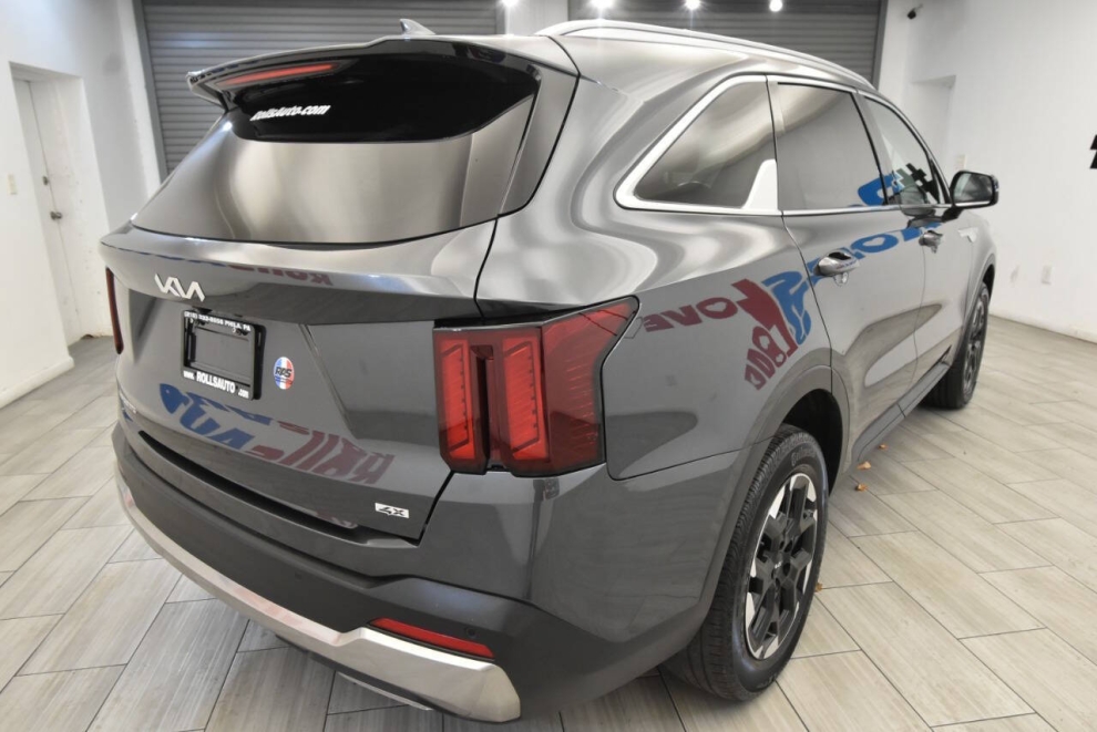 2024 Kia Sorento S AWD 4dr SUV, Gray, Mileage: 58,888 - photo 4