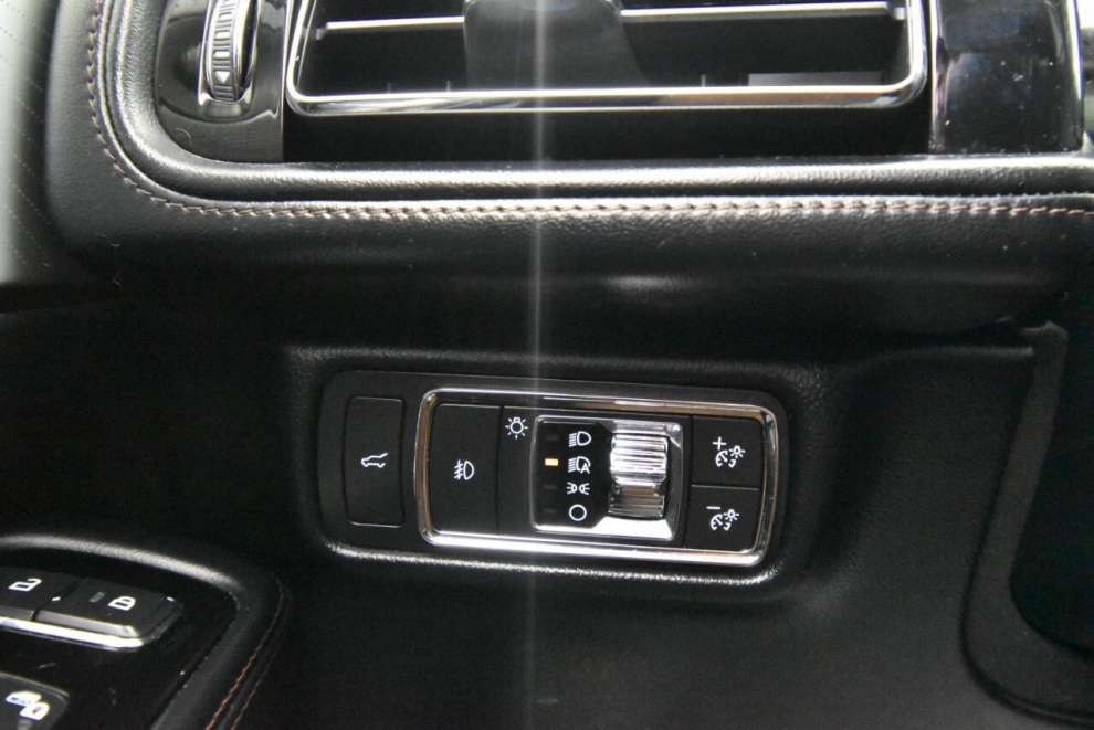 2021 Lincoln Aviator Reserve AWD 4dr SUV, Black, Mileage: 93,218 - photo 31