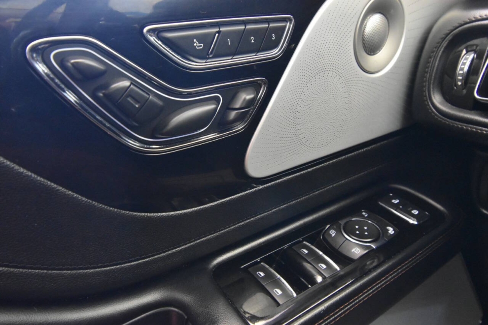 2021 Lincoln Aviator Reserve AWD 4dr SUV, Black, Mileage: 93,218 - photo 32