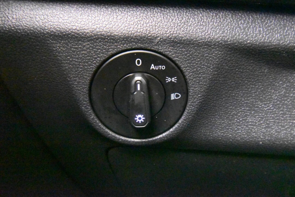 2019 Volkswagen Jetta SE 4dr Sedan, , Mileage: 92,287 - photo 27