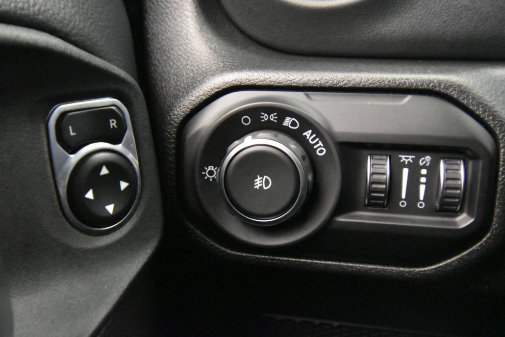 2021 Jeep Wrangler Unlimited Sahara 4x4 4dr SUV, , Mileage: 46,570 - photo 27