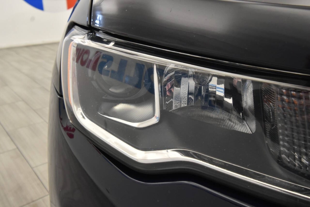 2018 Jeep Grand Cherokee Limited 4x4 4dr SUV, , Mileage: 100,614 - photo 8