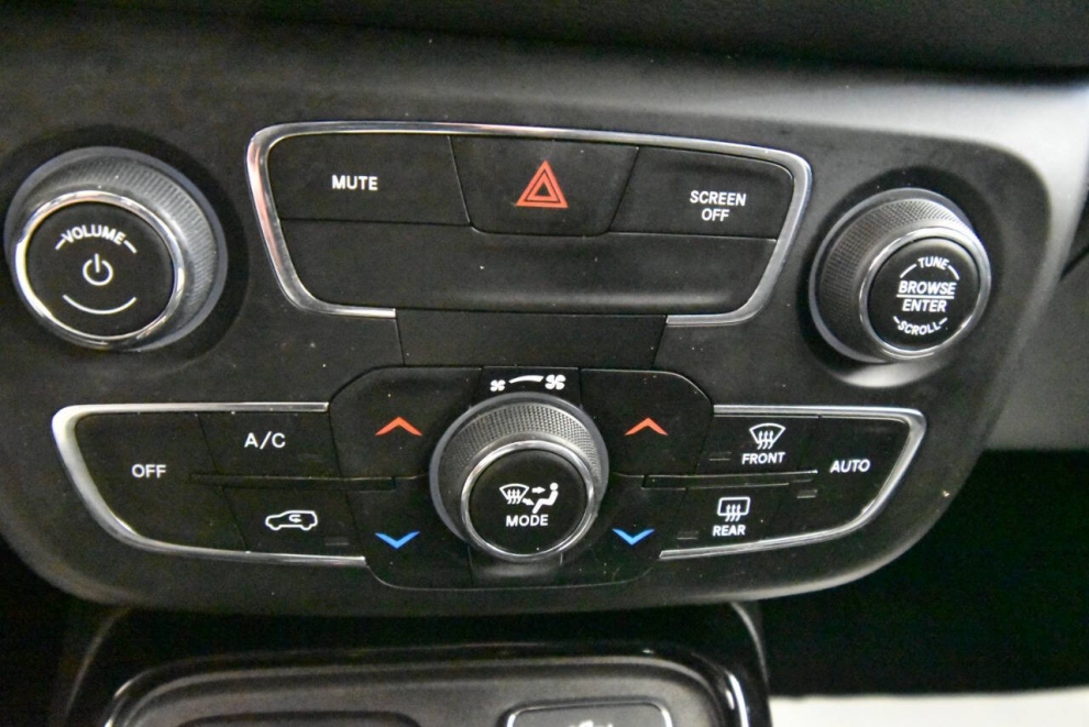 2020 Jeep Compass Altitude 4x4 4dr SUV, Gray, Mileage: 84,018 - photo 20