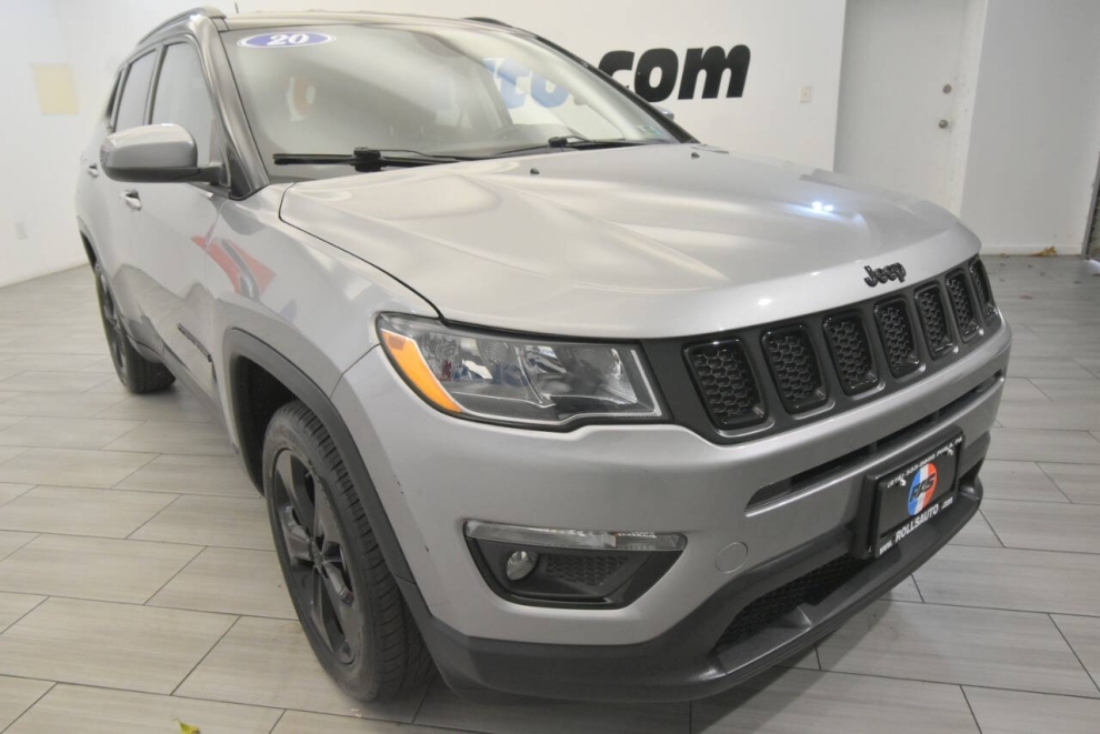 2020 Jeep Compass Altitude 4x4 4dr SUV, Gray, Mileage: 84,018 - photo 6
