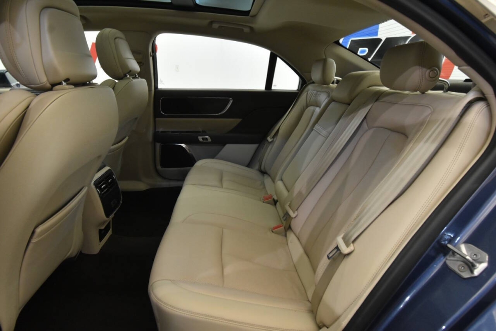 2019 Lincoln Continental Select AWD 4dr Sedan, Azul, Mileage: 78,717 - photo 13