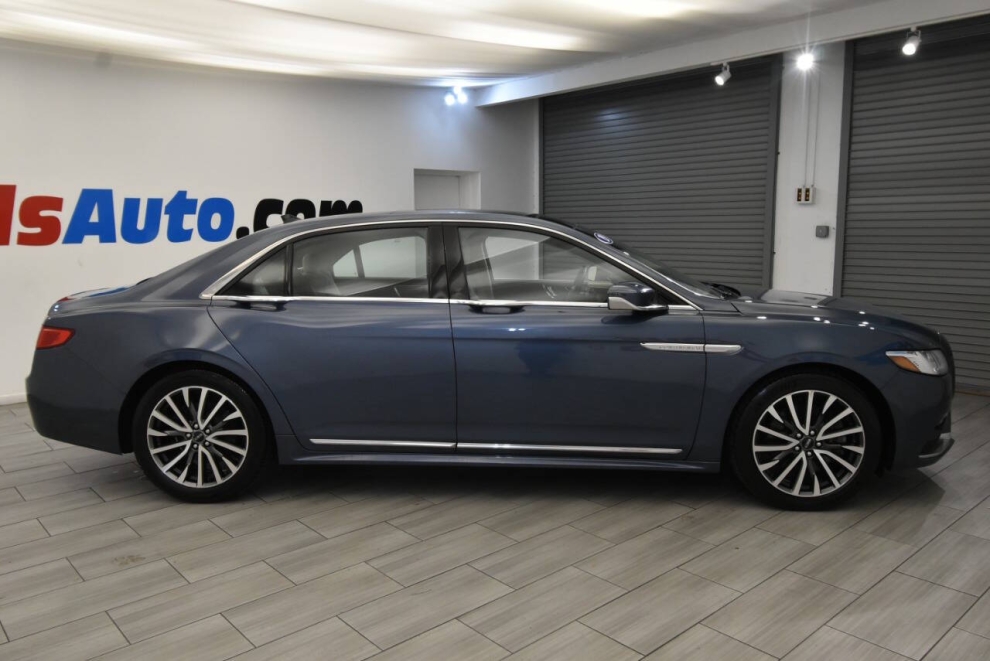 2019 Lincoln Continental Select AWD 4dr Sedan, Azul, Mileage: 78,717 - photo 5