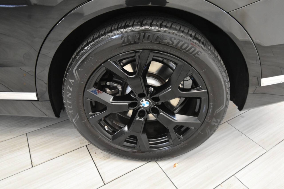 2022 BMW X7 xDrive40i AWD 4dr Sports Activity Vehicle, Black, Mileage: 48,853 - photo 9