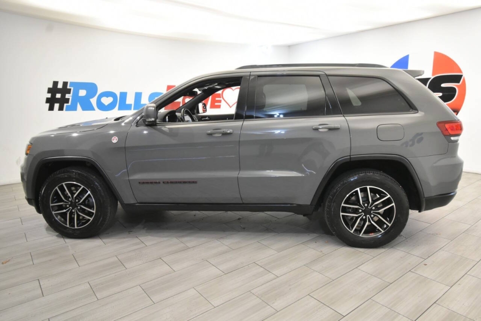 2021 Jeep Grand Cherokee Trailhawk 4x4 4dr SUV, Gray, Mileage: 103,455 - photo 1