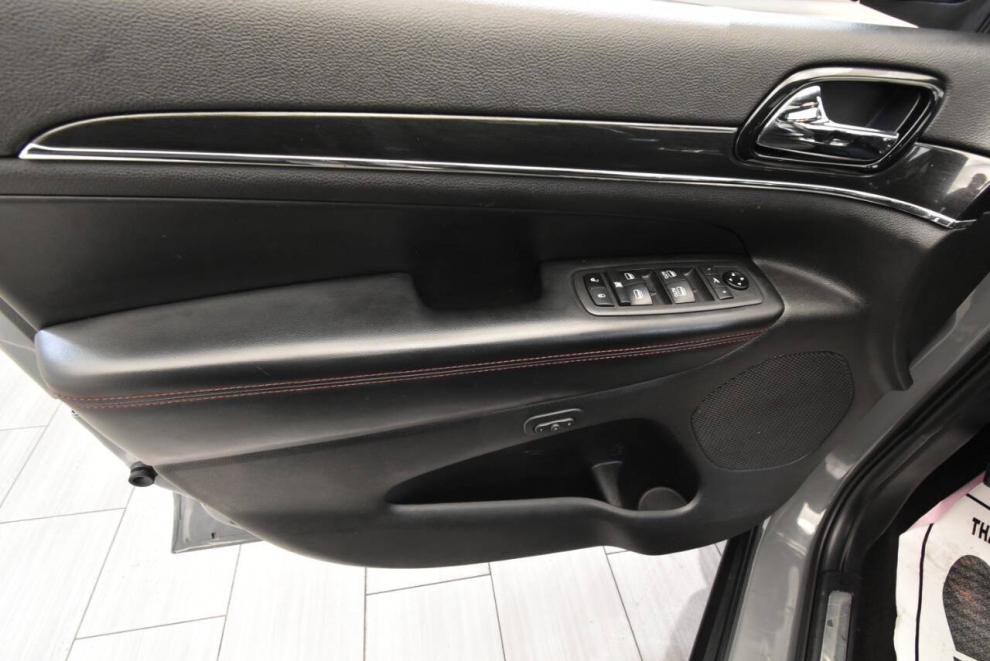 2021 Jeep Grand Cherokee Trailhawk 4x4 4dr SUV, Gray, Mileage: 103,455 - photo 12