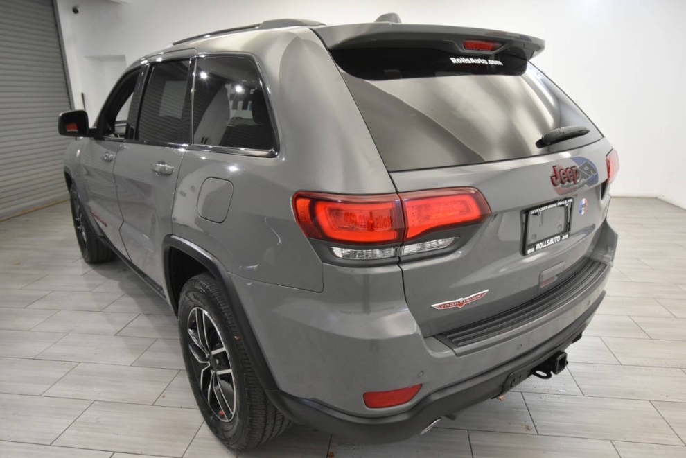 2021 Jeep Grand Cherokee Trailhawk 4x4 4dr SUV, Gray, Mileage: 103,455 - photo 2