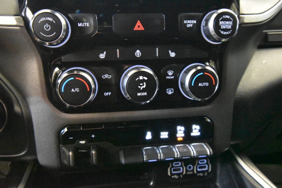 2021 RAM 1500 Big Horn 4x4 4dr Crew Cab 5.6 ft. SB Pickup, Black, Mileage: 73,944 - photo 17