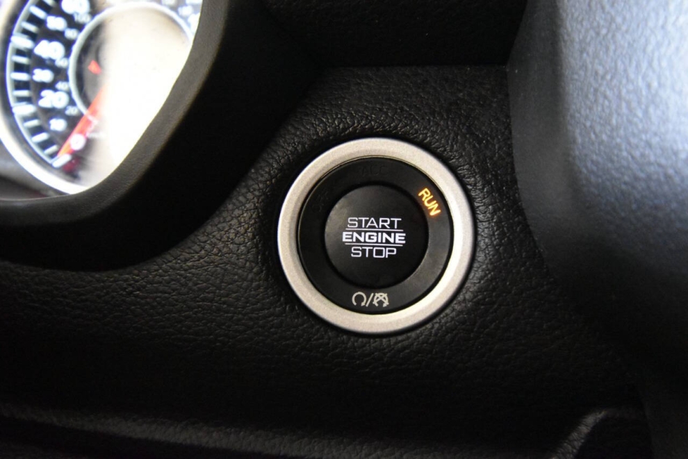 2021 RAM 1500 Big Horn 4x4 4dr Crew Cab 5.6 ft. SB Pickup, Black, Mileage: 73,944 - photo 22